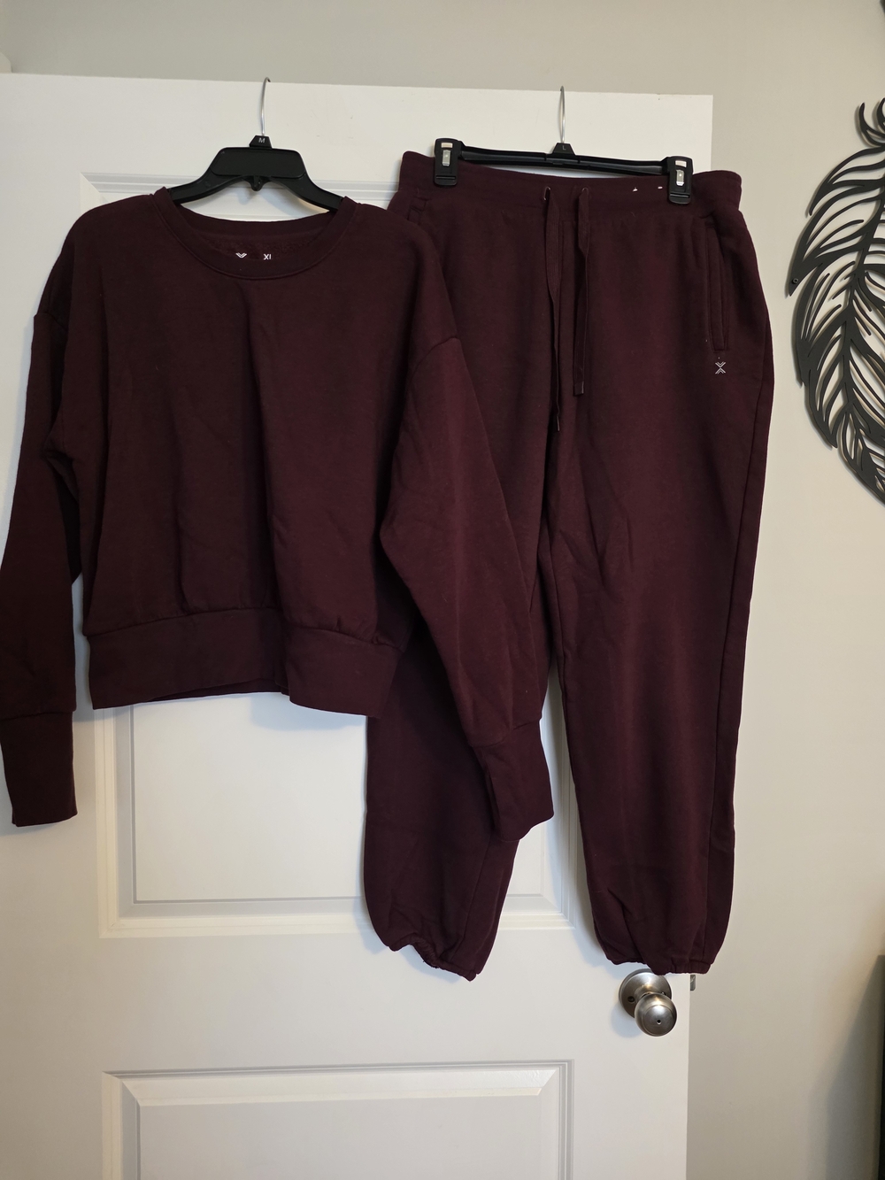 Xersion Maroon Women's Sweatshirt and Joggers Set